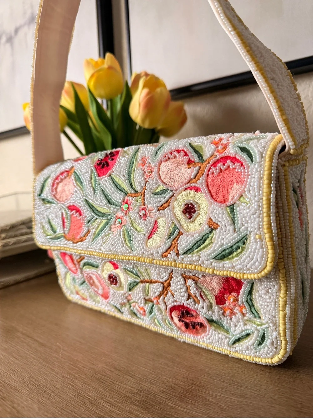 Viral handmade beaded shoulder bag vibrant peach floral pattern - Picture 3 of 5